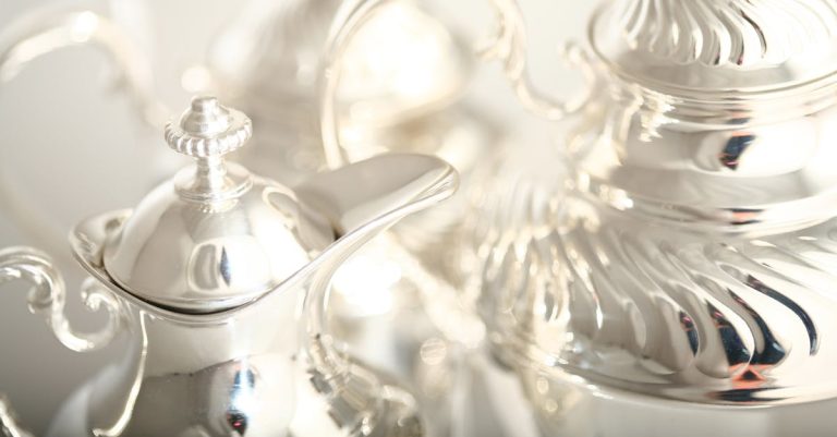 nettoyant argent efficace pour redonner éclat et brillance à vos objets en argent facilement et rapidement.