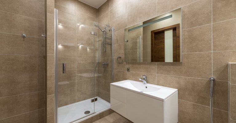 découvrez comment déboucher efficacement votre douche avec des méthodes simples et rapides pour retrouver un écoulement optimal.