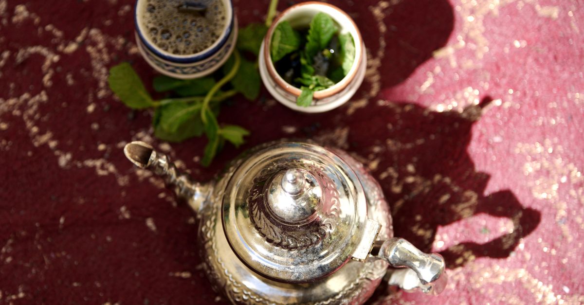 Salon marocain berbère : caractéristiques et conseils pour l’aménagement 2 découvrez le salon marocain berbère, un espace chaleureux alliant artisanat traditionnel et décor authentique pour une ambiance conviviale et élégante.
