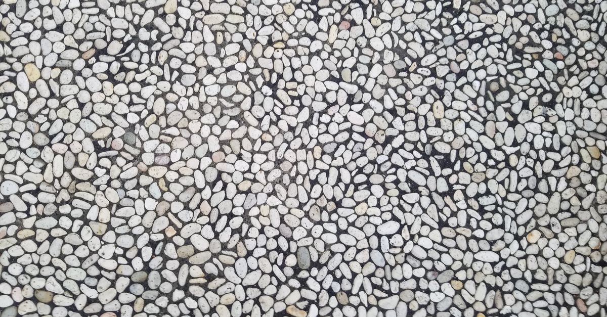 Comment éviter un béton désactivé raté et obtenir une finition parfaite 2 découvrez le béton désactivé, une technique esthétique et durable pour des surfaces extérieures robustes et ornées de granulats apparents.
