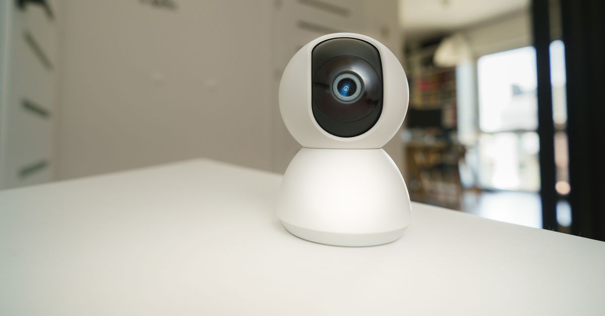 découvrez nos systèmes d'alarme de sécurité pour votre maison, offrant une protection fiable et une tranquillité d'esprit optimale.