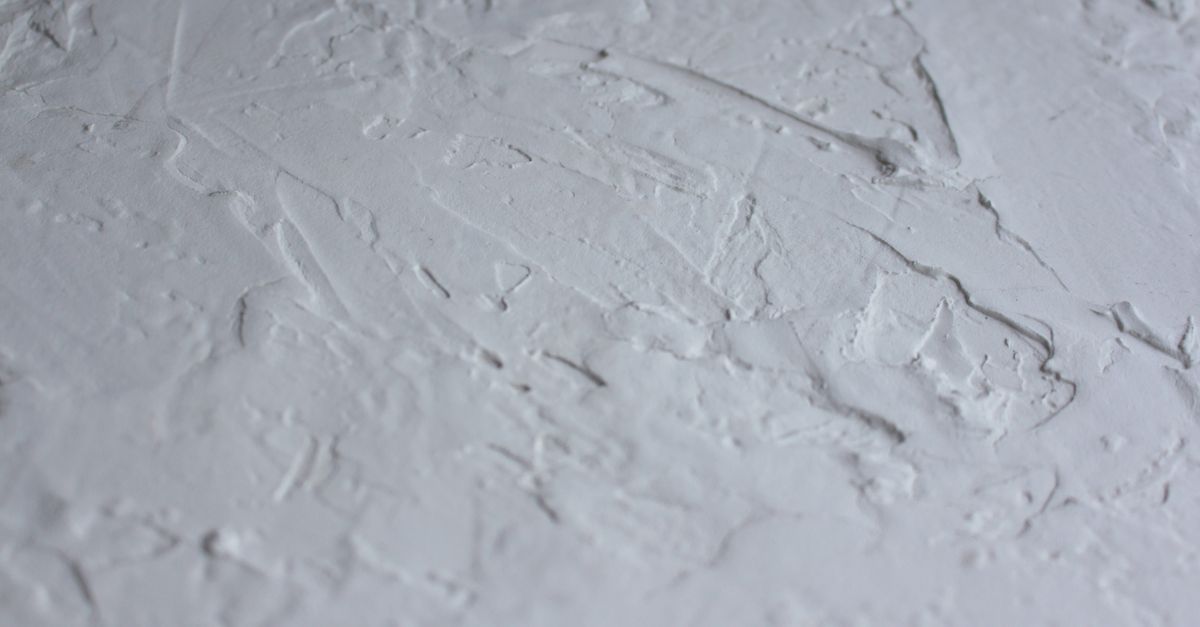 découvrez des techniques professionnelles pour appliquer de la peinture sur du plâtre gratté et obtenir une finition parfaite et durable.