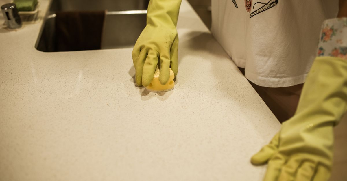 service professionnel de nettoyage après vomissement, assuré rapidement et efficacement pour un environnement propre et sain.