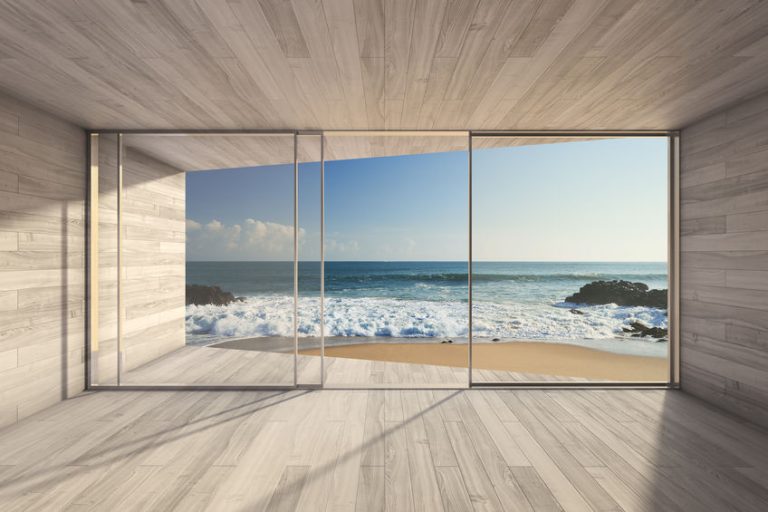 Baie vitrée minimaliste : comment garder de l&rsquo;ombre sans casser l&rsquo;esthétique