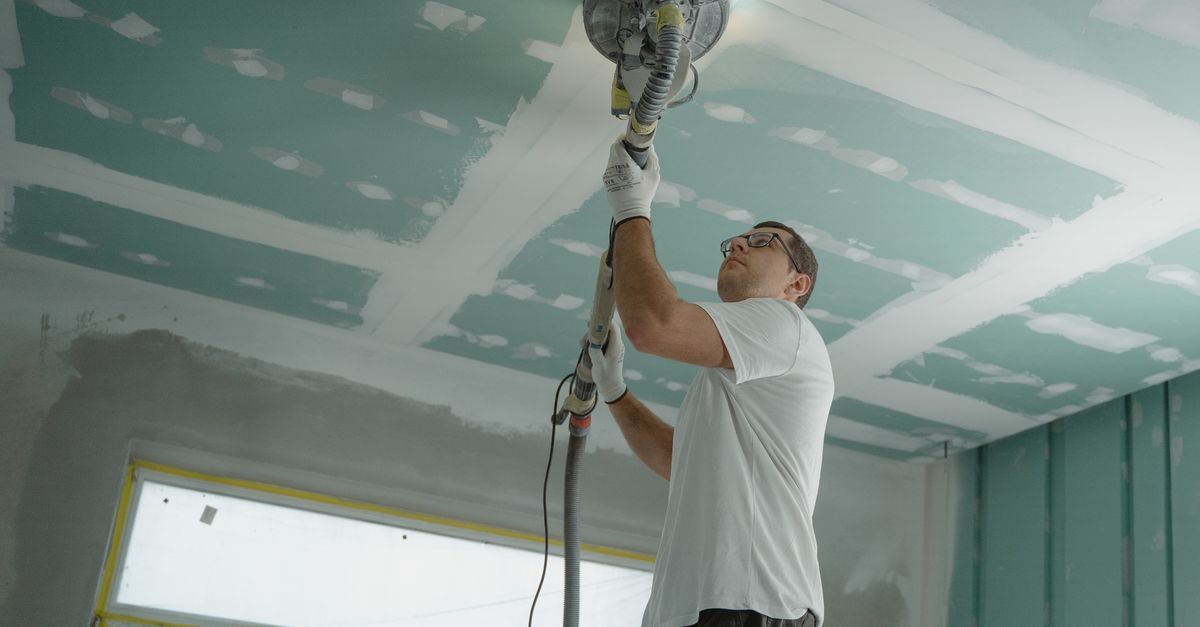 service professionnel de peinture de cloisons sèches pour un rendu lisse et impeccable. donnez un nouveau look à vos murs avec notre expertise en peinture de drywall.