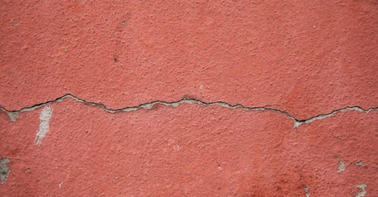 découvrez tout ce qu'il faut savoir sur les défauts cachés : définition, exemples, et conseils pour les identifier et les gérer efficacement.