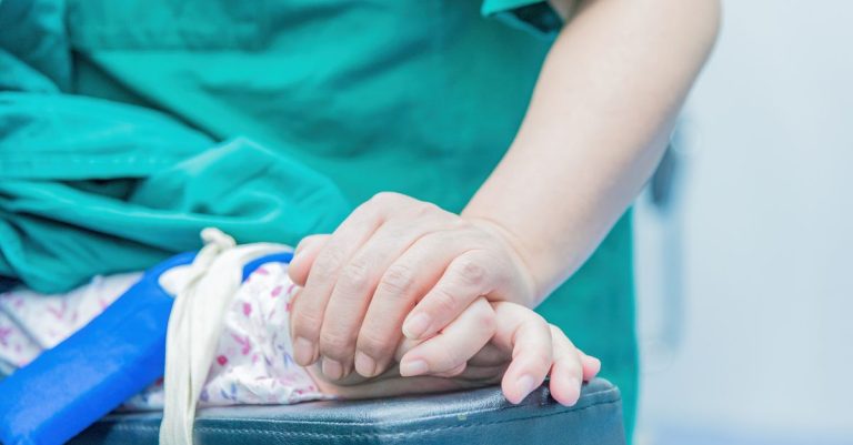 découvrez la législation sur la sécurité des barrières de lit pour assurer la protection optimale des patients et respecter les normes en vigueur.