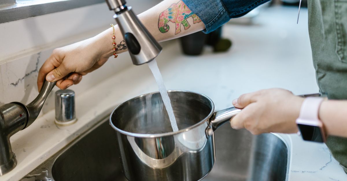 découvrez la hauteur d'arrivée d'eau idéale pour votre évier afin d'assurer une installation optimale et un flux efficace.