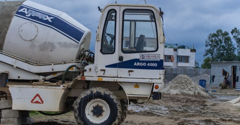 découvrez les proportions typiques du béton maigre (lean mix), un mélange à faible teneur en ciment utilisé pour des fondations économiques et robustes.