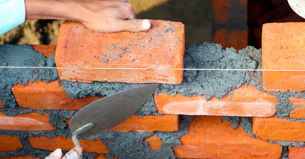 découvrez le dosage du mortier maigre, les proportions de ciment et de sable, ainsi que des conseils pour adapter le mélange à vos travaux.